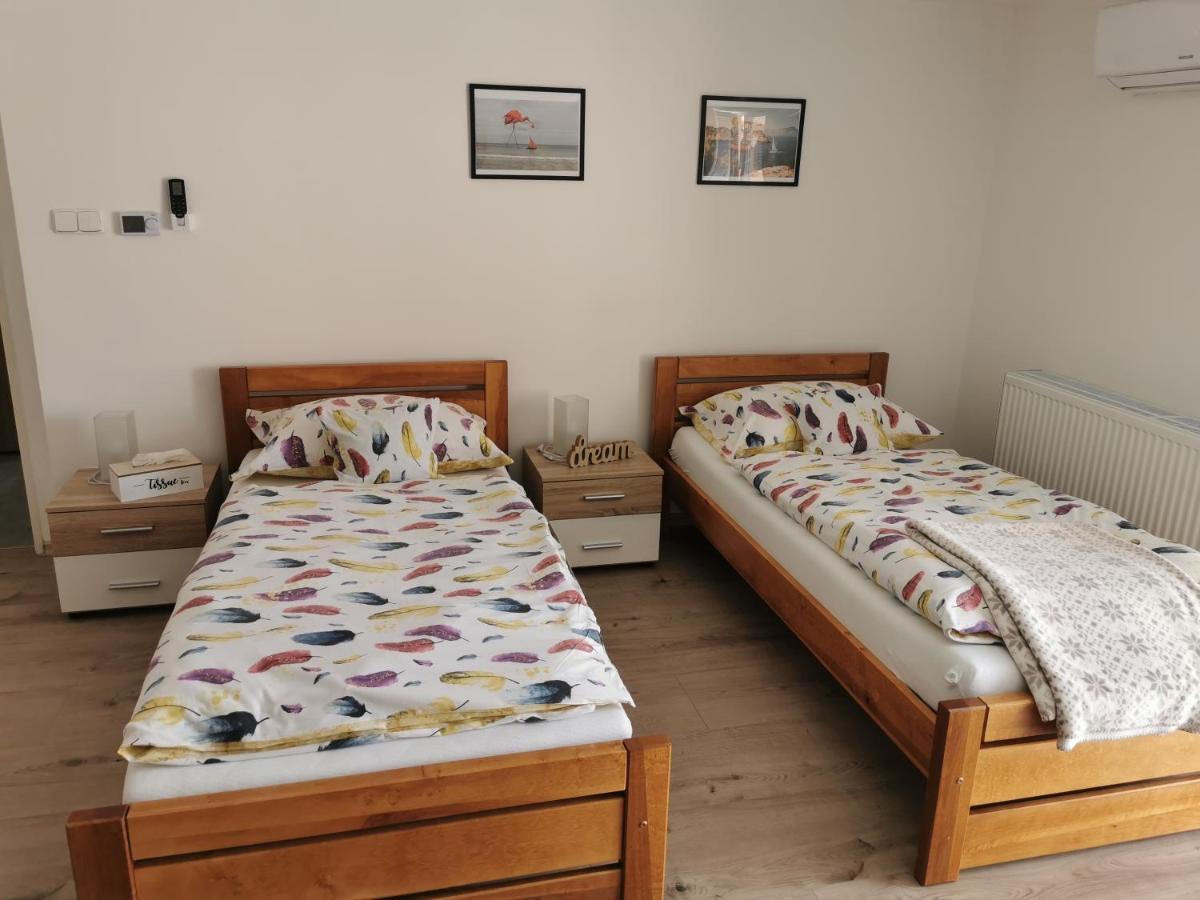 Apartmany Svitkov 79 파르두비체 외부 사진